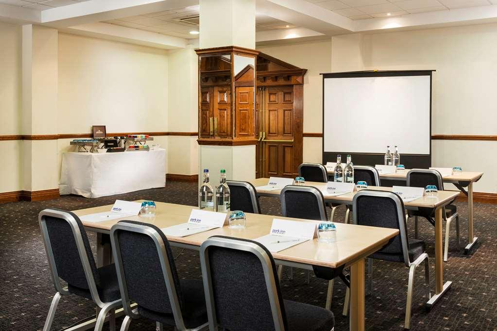 Park Inn By Radisson Cardiff City Centre Facilidades foto