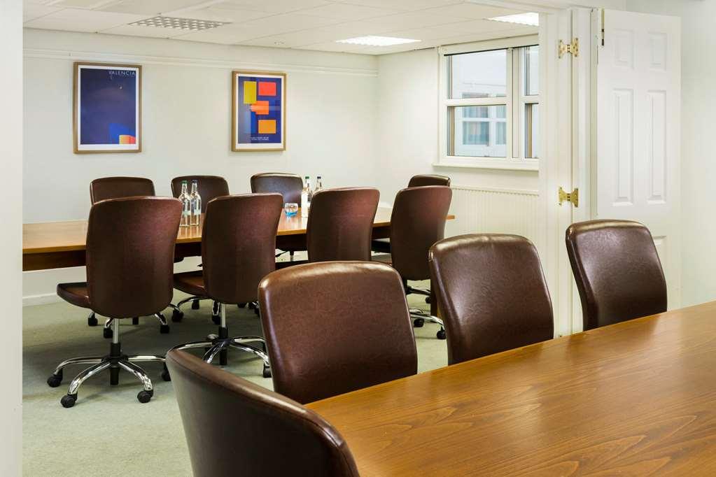 Park Inn By Radisson Cardiff City Centre Facilidades foto