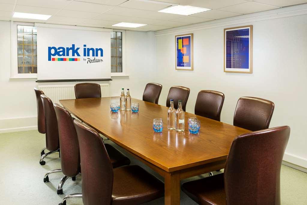 Park Inn By Radisson Cardiff City Centre Facilidades foto